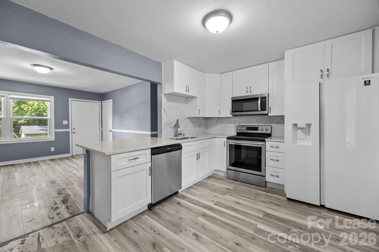 2715 Sonora Ln - Photo 3 of 12