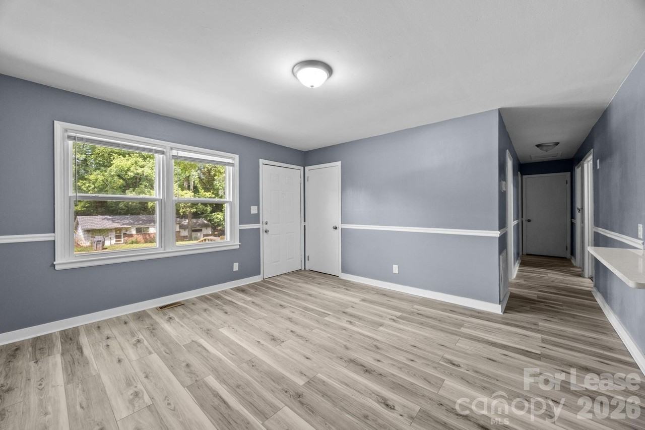 2715 Sonora Ln - Photo 4 of 12