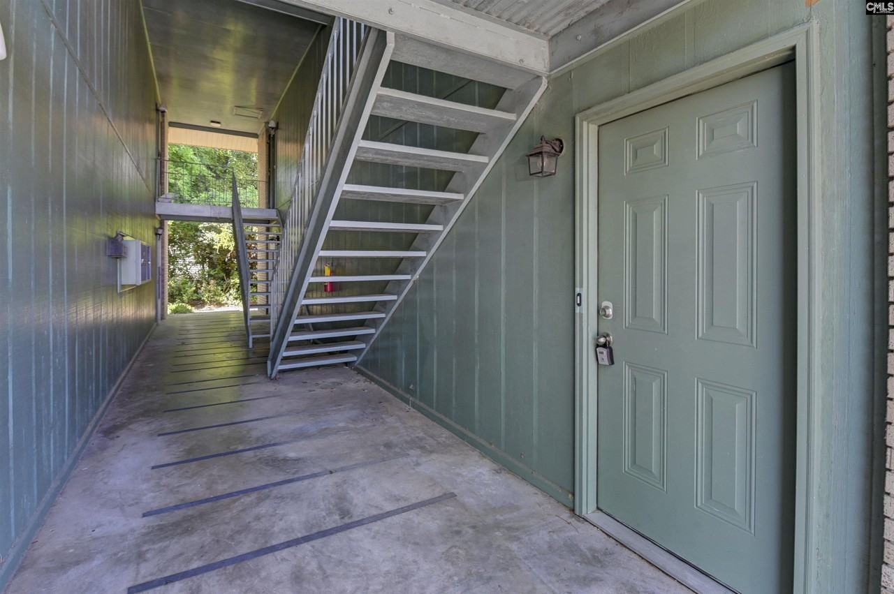 331 W Main St - Photo 2 of 27