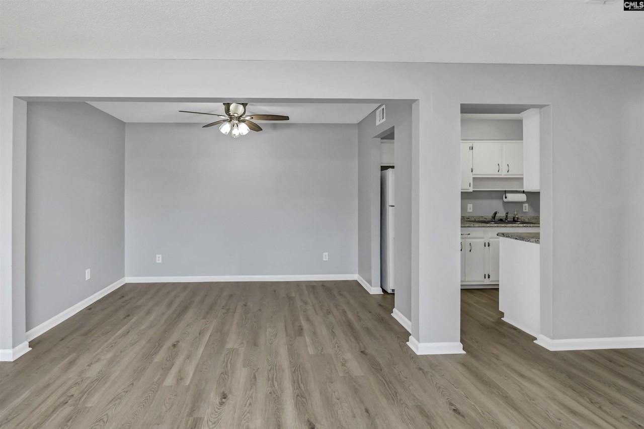 331 W Main St - Photo 4 of 27