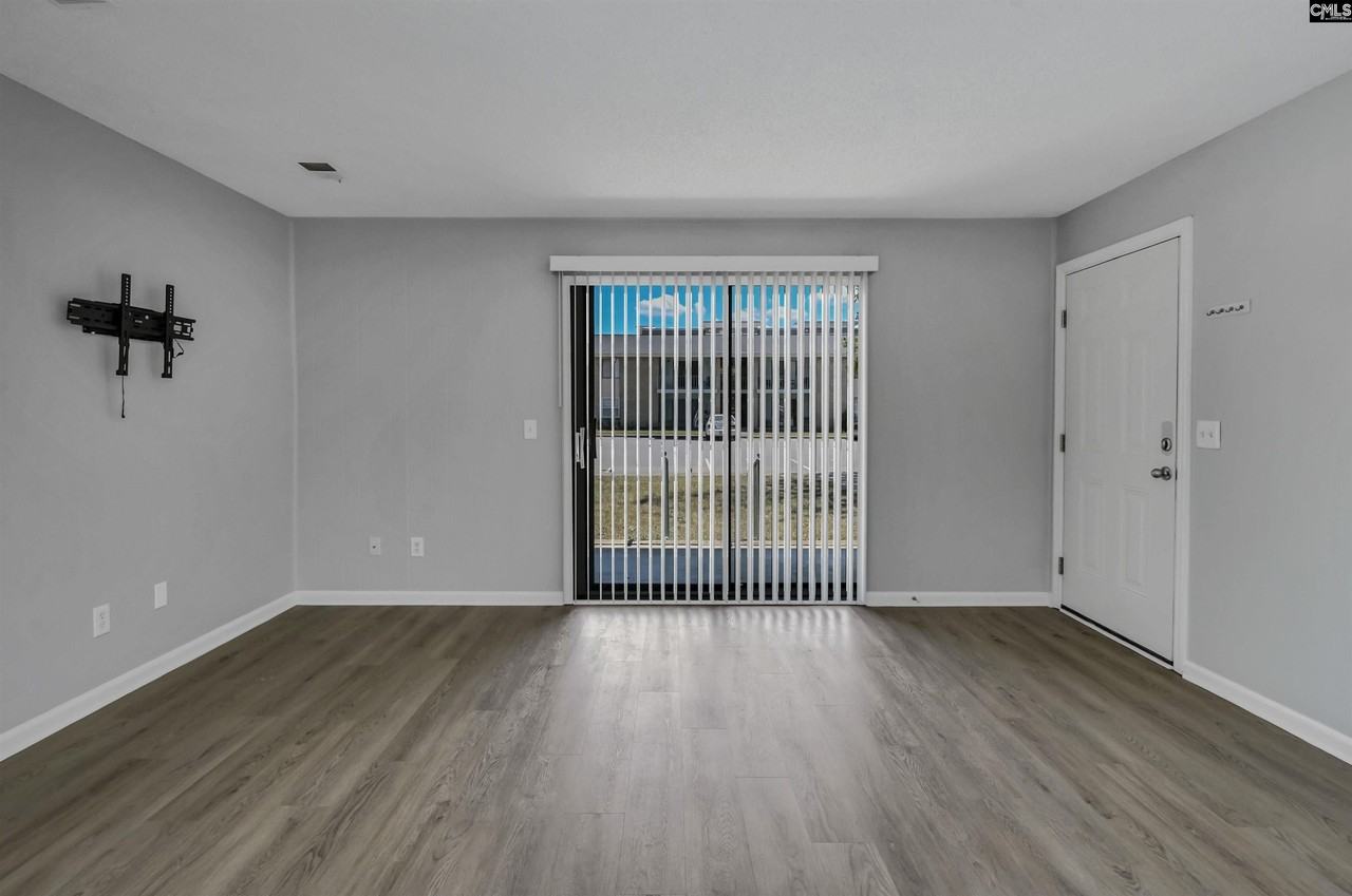 331 W Main St - Photo 5 of 27