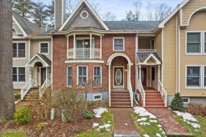 featured image of 19 Sarazen St