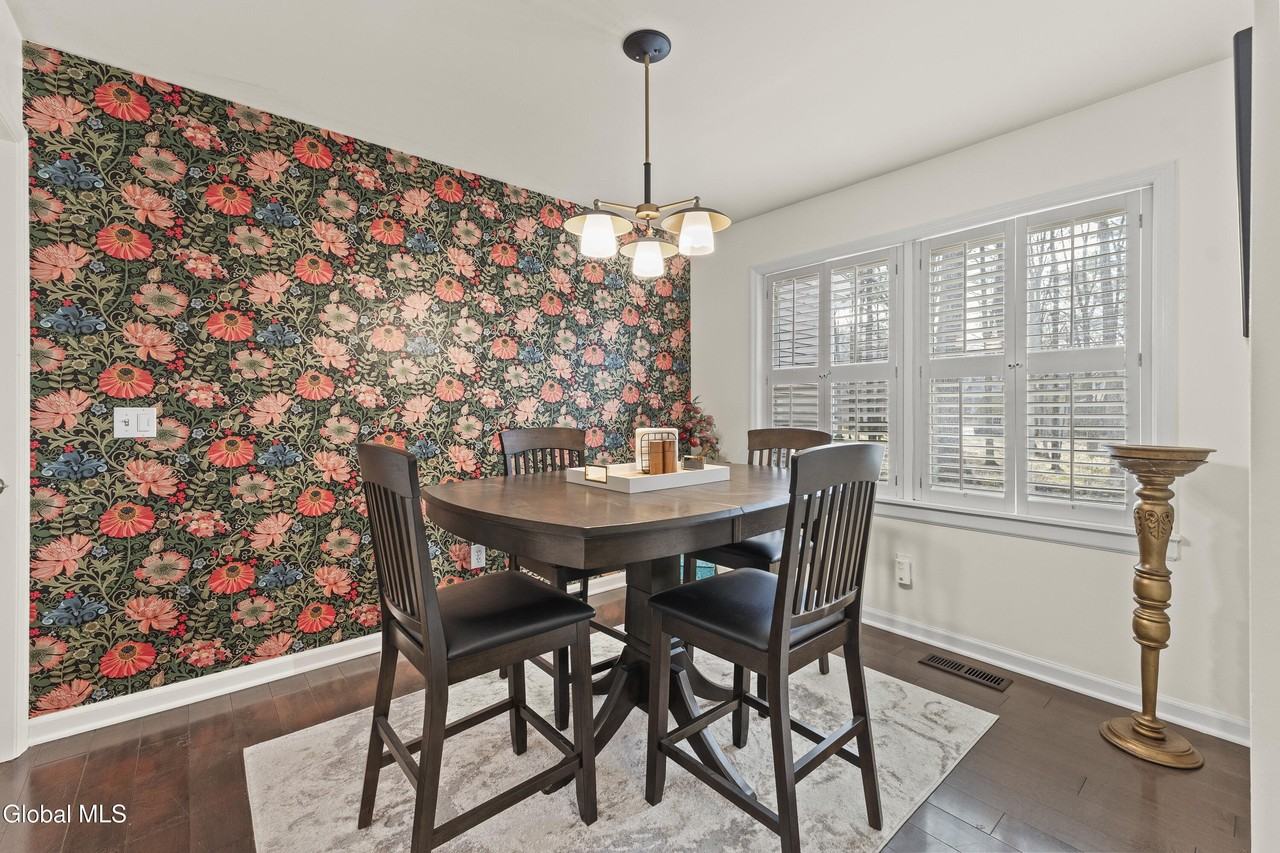 19 Sarazen St - Photo 5 of 45