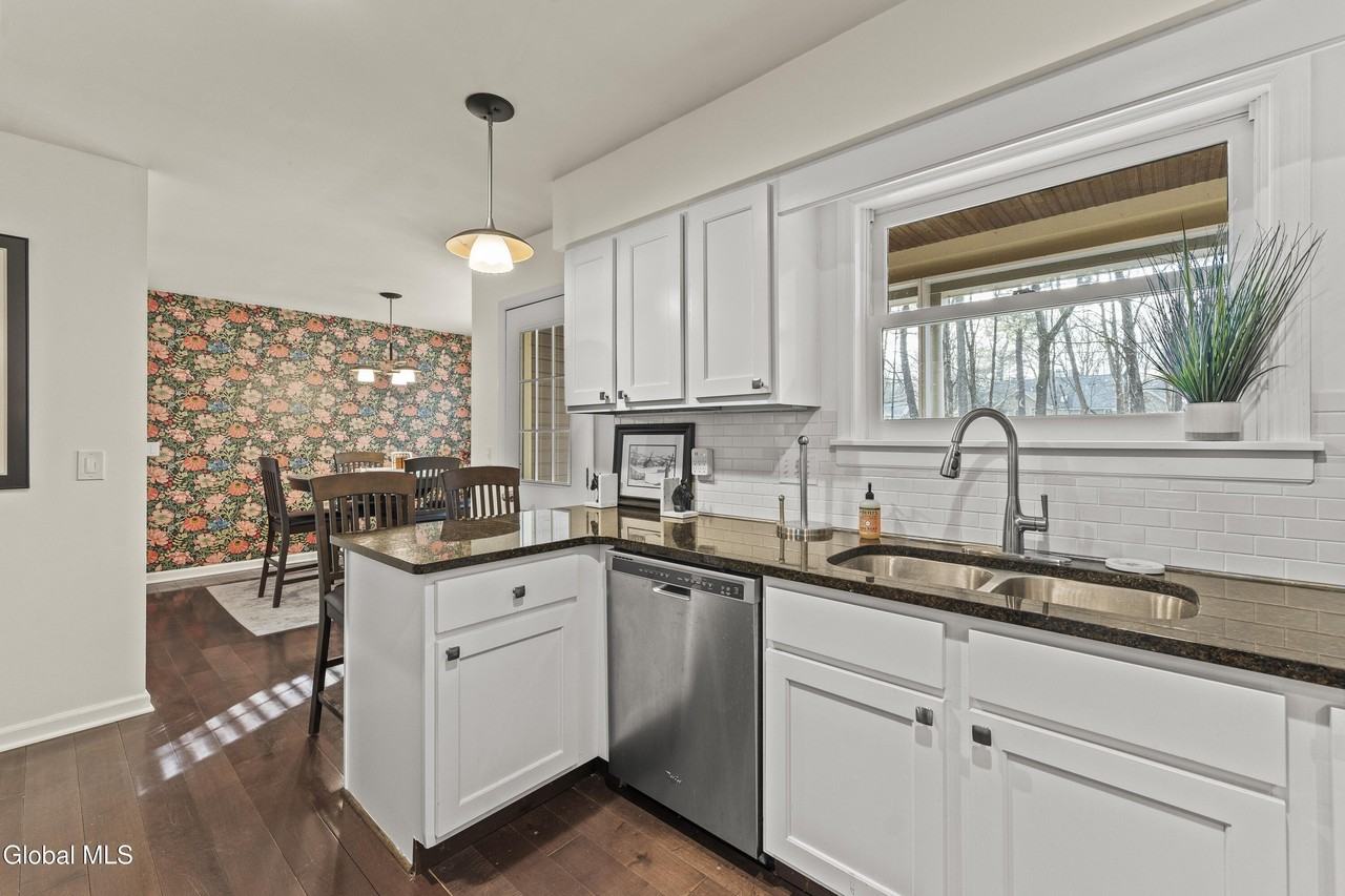 19 Sarazen St - Photo 6 of 45