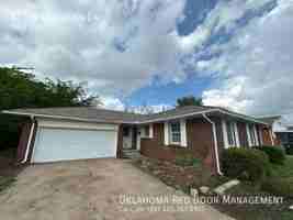 featured image of 423 W Douglas Dr