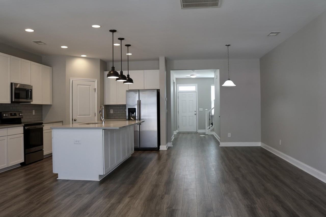 7869 Montview Rd - Photo 5 of 25