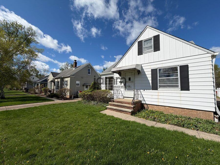 4566 W 226th St - Photo 3 of 26