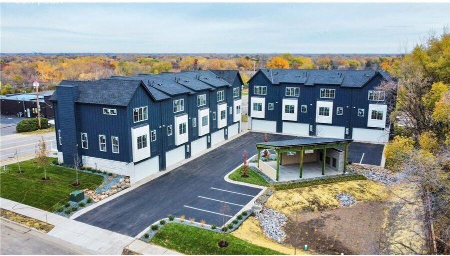 JANSEN & - Photo 5 of 50