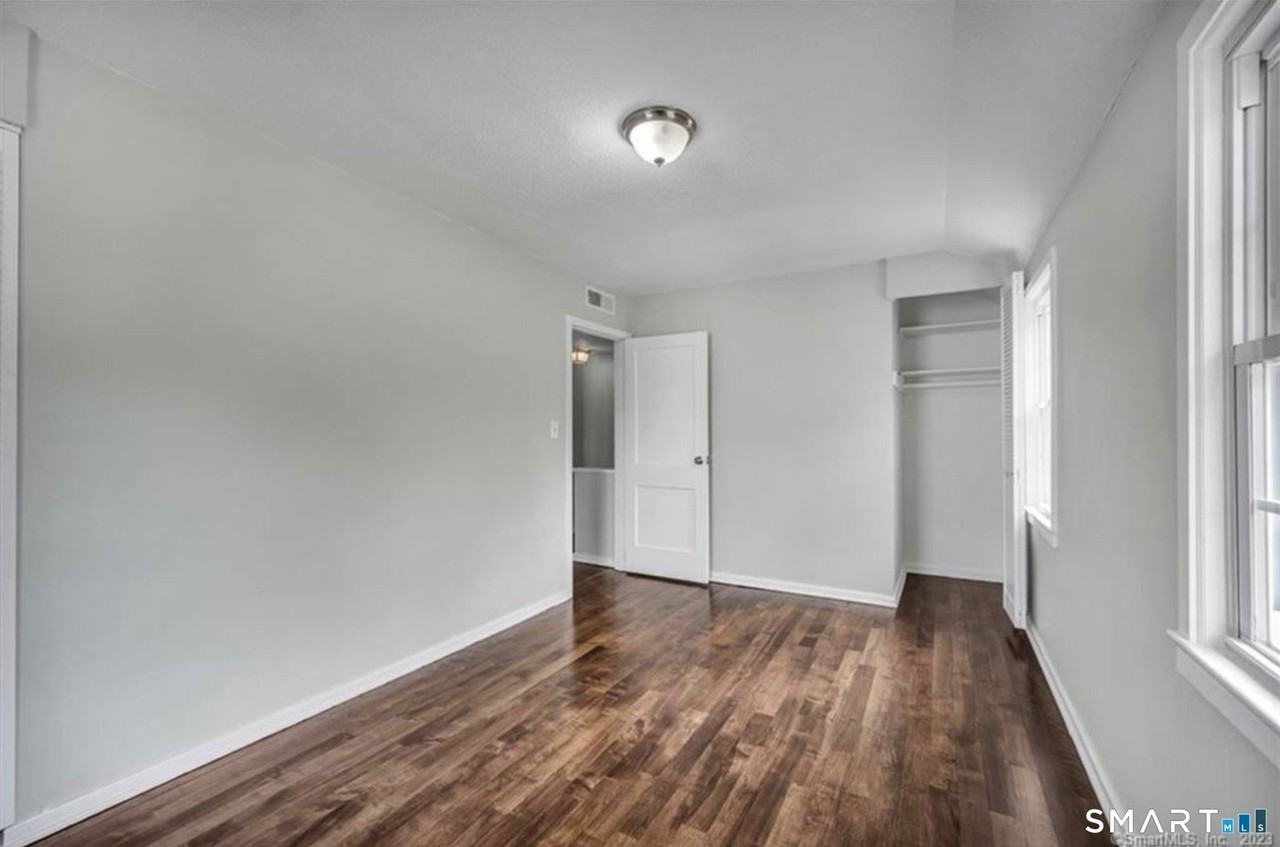 607 Hartford Rd - Photo 6 of 11