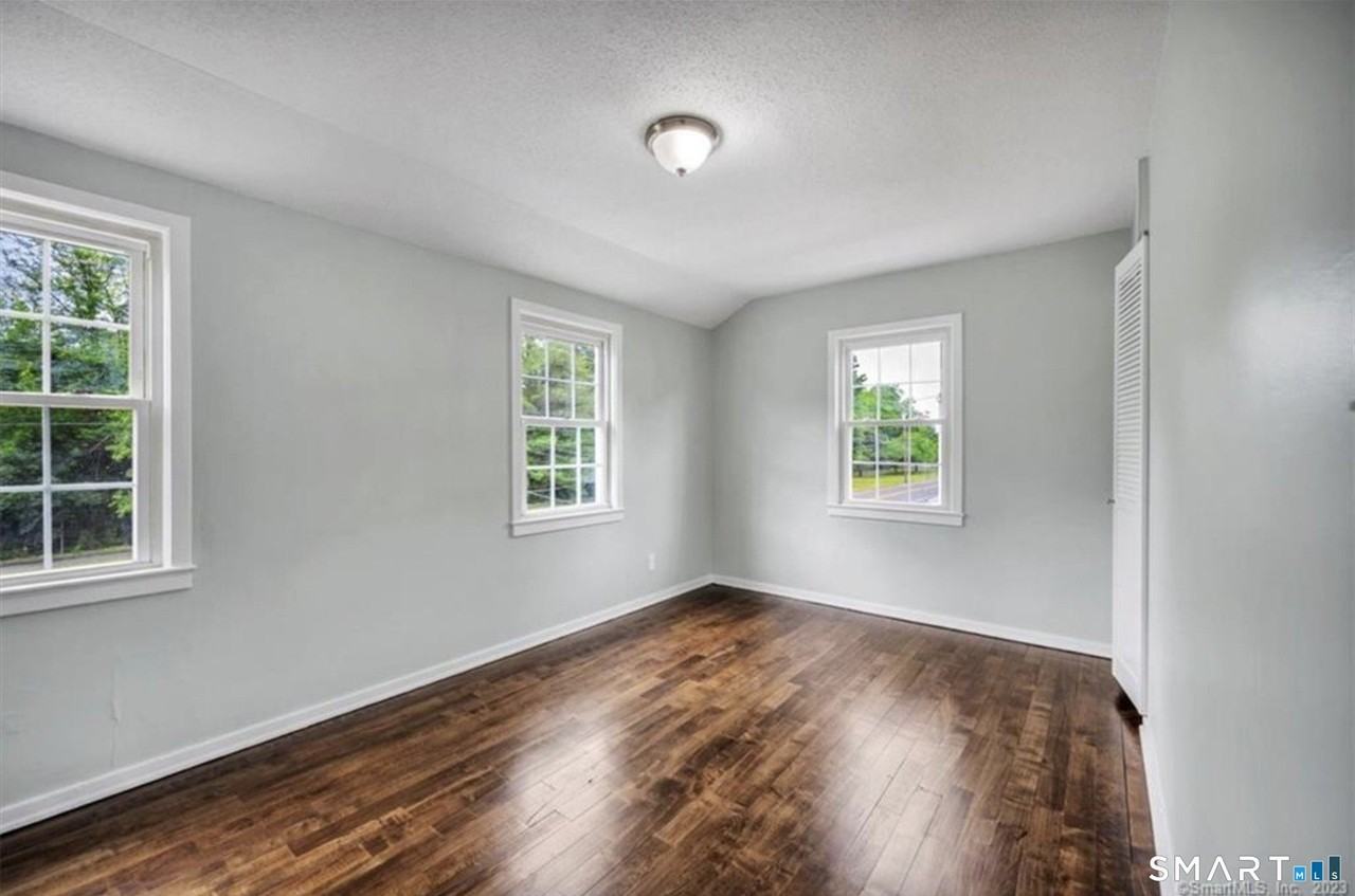 607 Hartford Rd - Photo 7 of 11