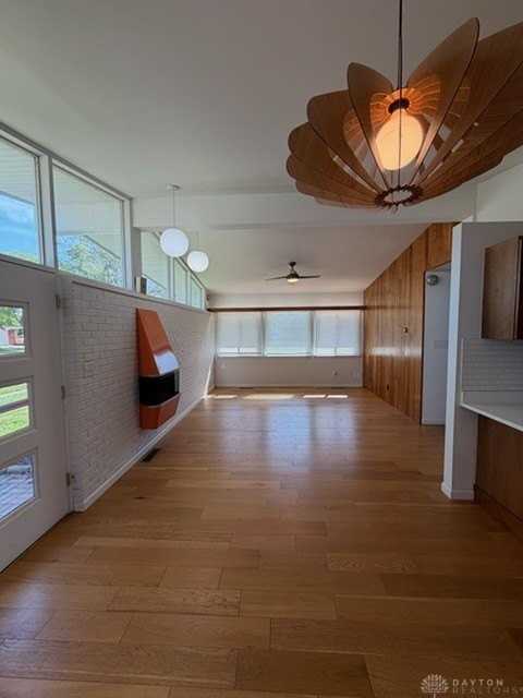 4924 Bayside Dr - Photo 4 of 21