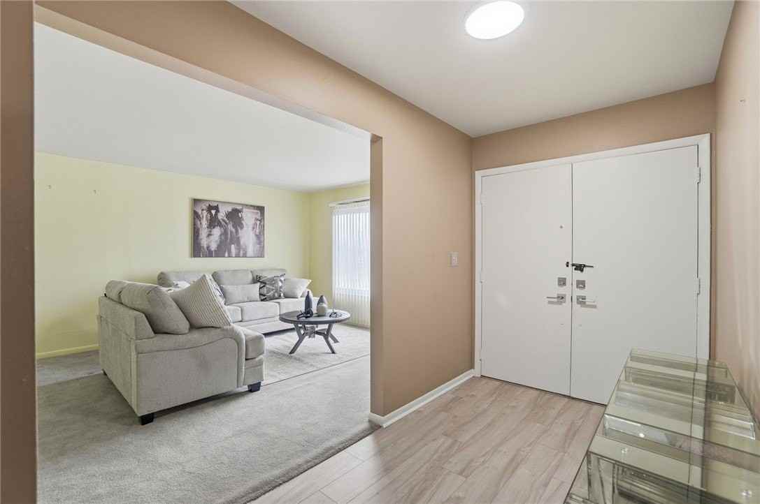 300 Highland Dr - Photo 4 of 43