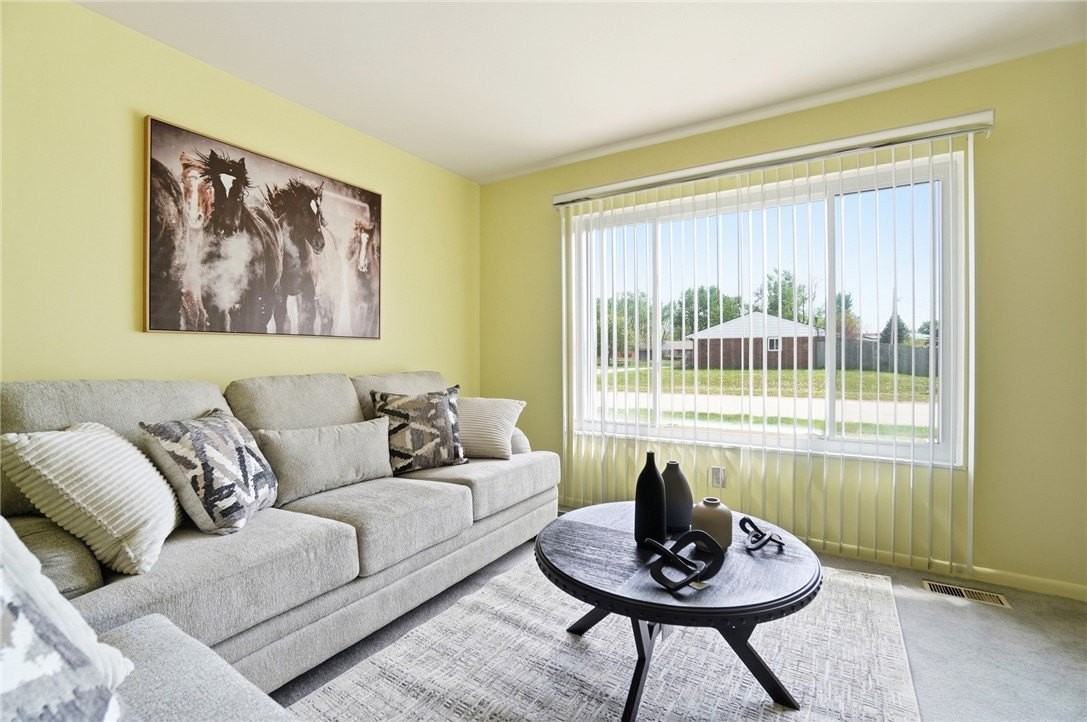 300 Highland Dr - Photo 5 of 43