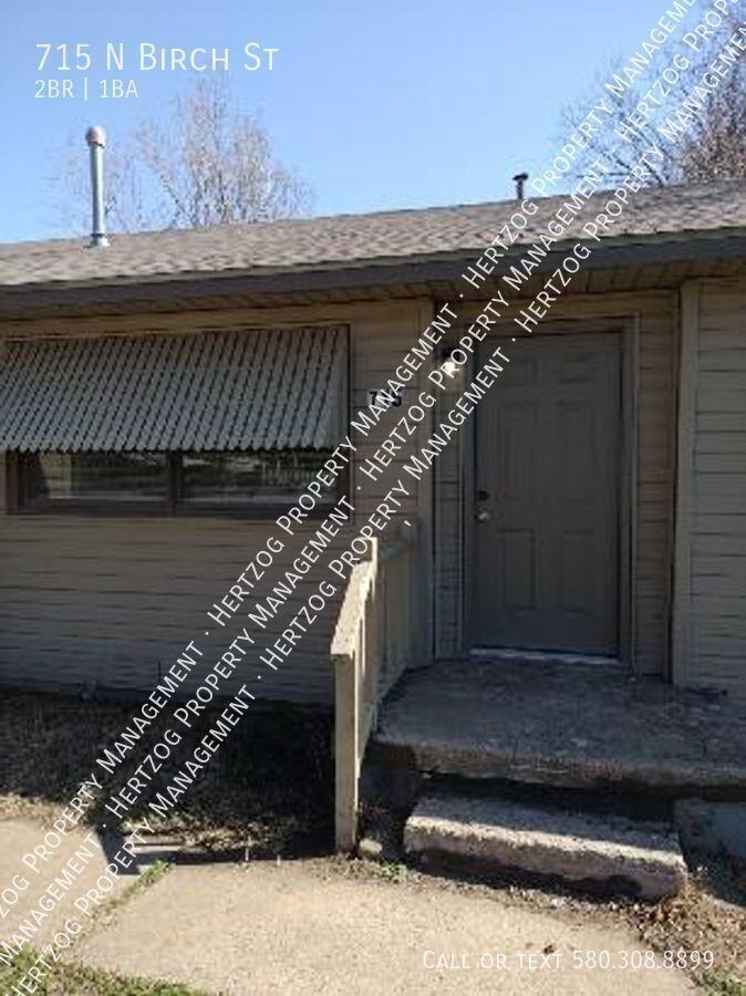 715 N Birch St - Photo 2 of 13