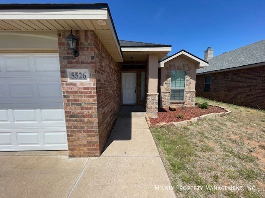 5526 108th St - Photo 2 of 11