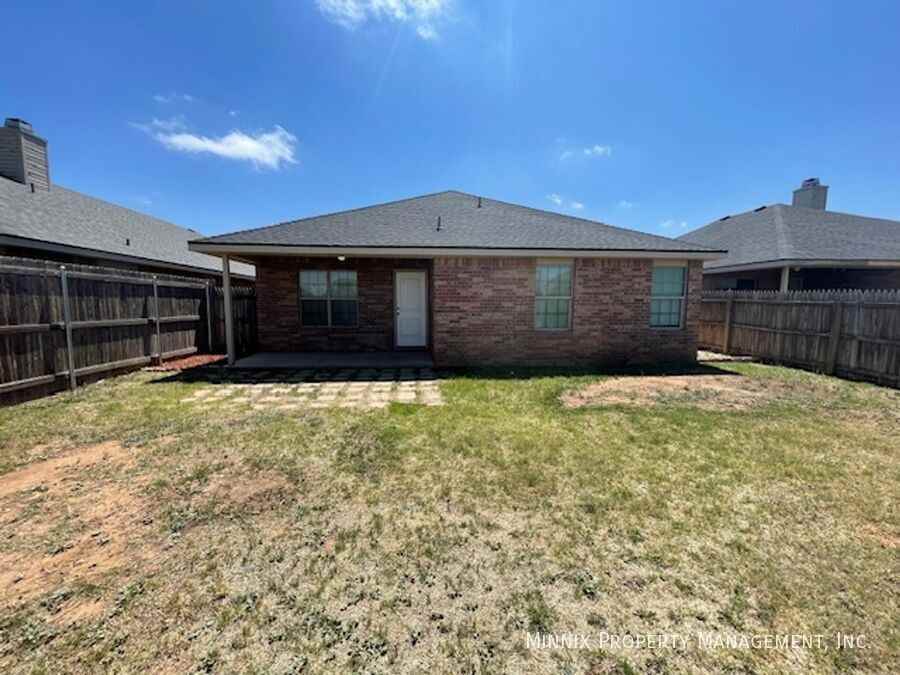 5526 108th St - Photo 3 of 11