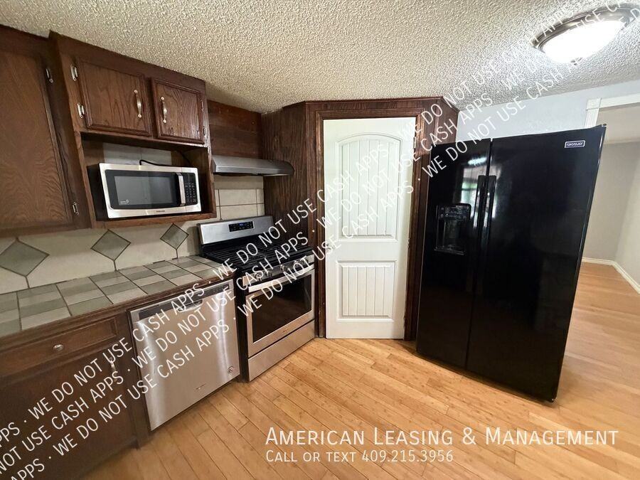 10271 E State Highway 103 - Photo 4 of 19