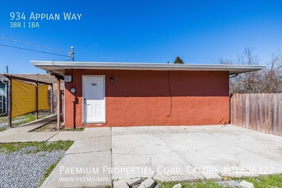 934 Appian Way - Photo 6 of 40