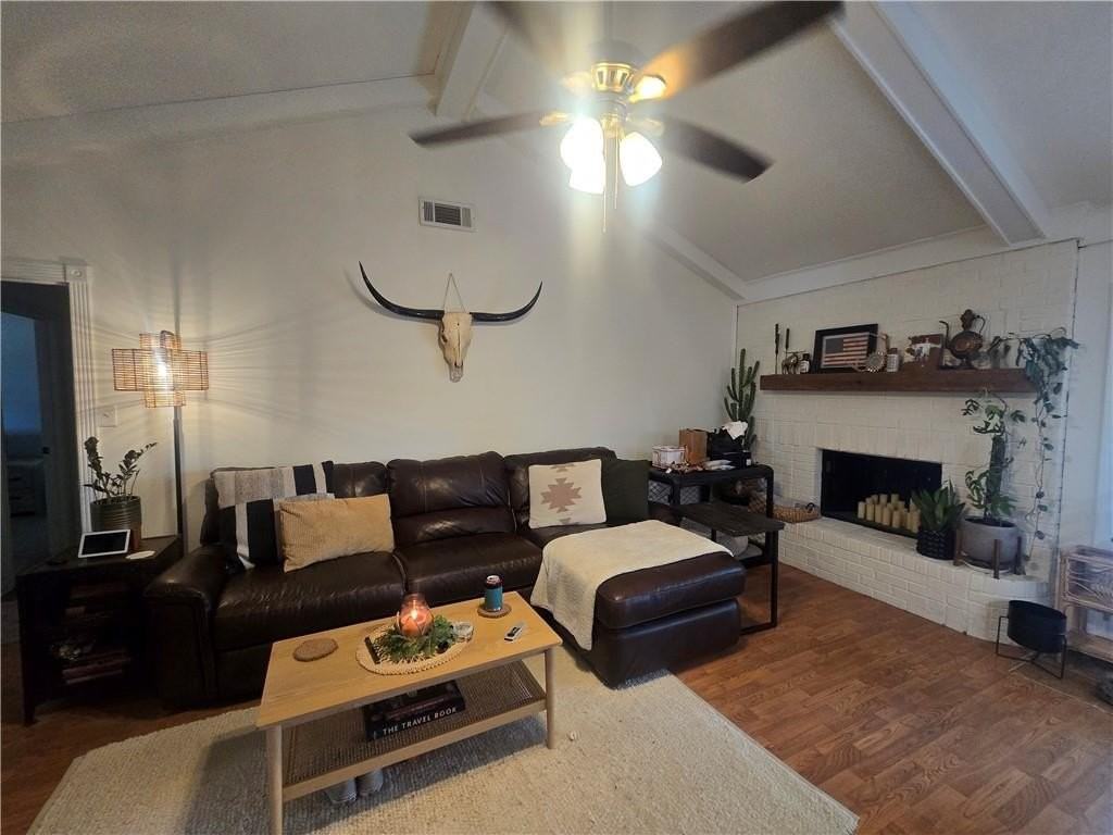 1509 Betsy Ross Ct - Photo 4 of 21