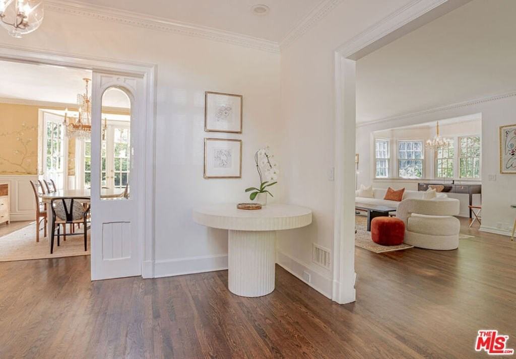 226 Palisades Ave - Photo 4 of 34