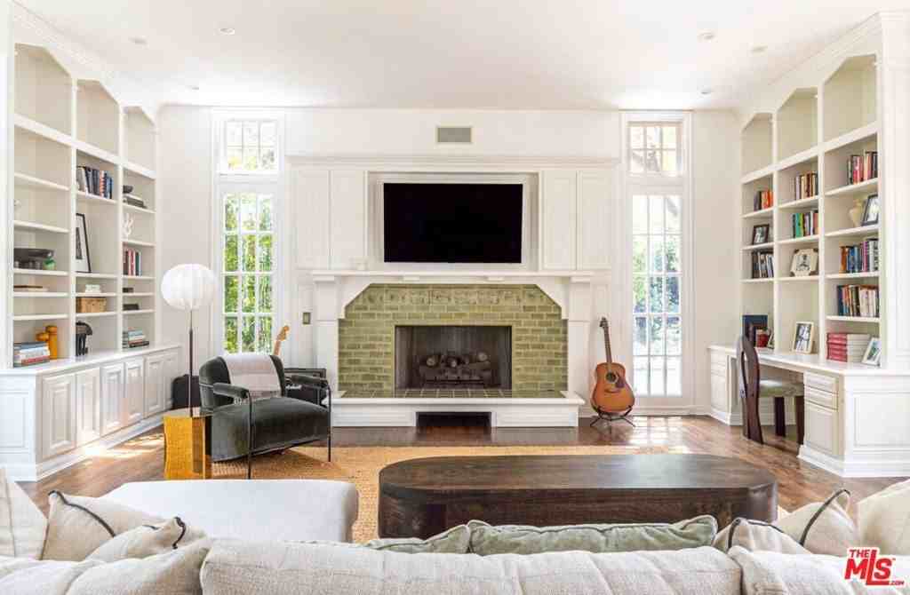 226 Palisades Ave - Photo 5 of 34