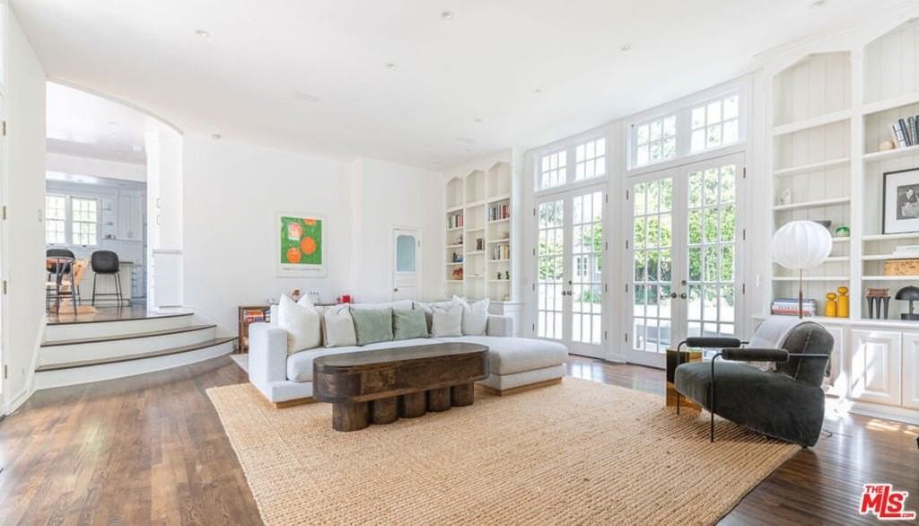 226 Palisades Ave - Photo 7 of 34