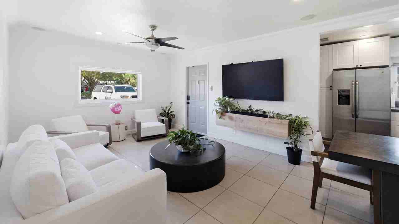 1234 Ne 7th Ave - Photo 3 of 22