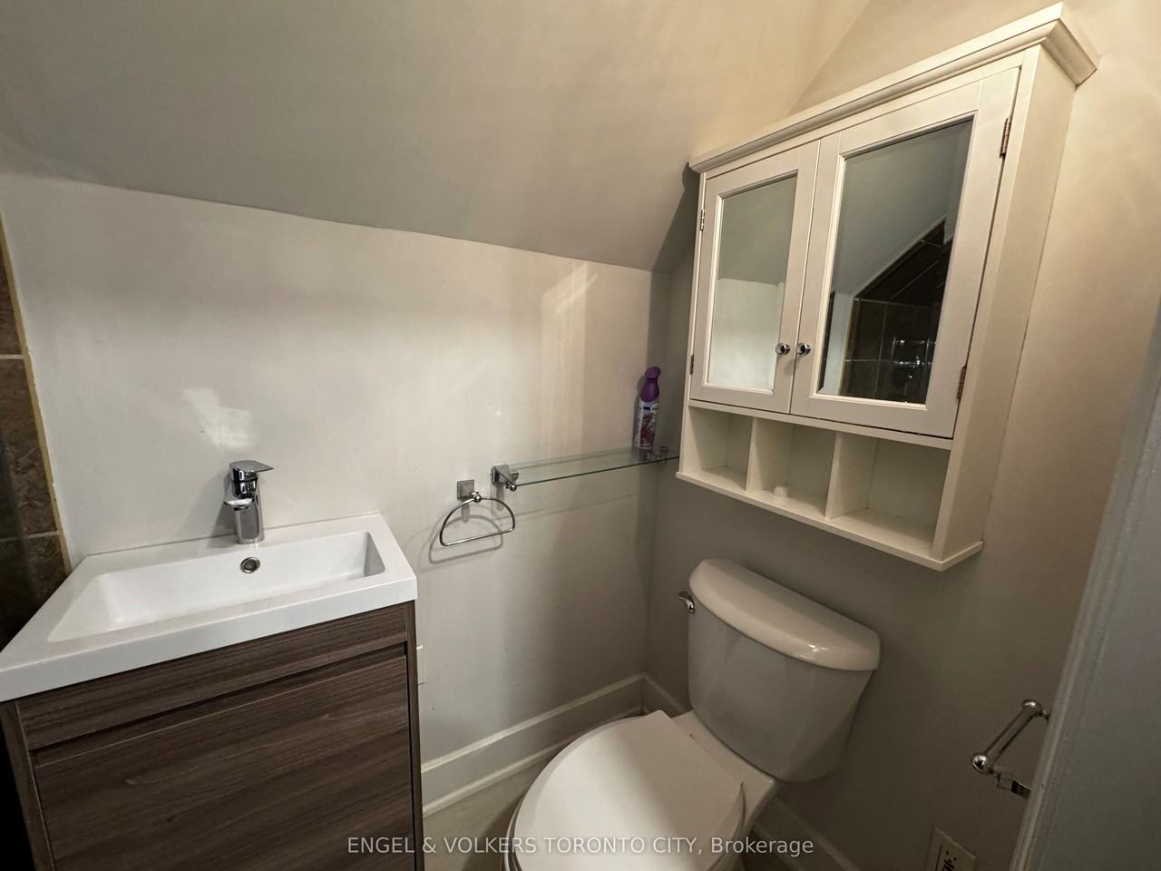 185 Rumble Ave Fl 2 - Photo 7 of 9