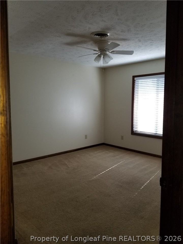 2355 Oak St #B - Photo 7 of 11