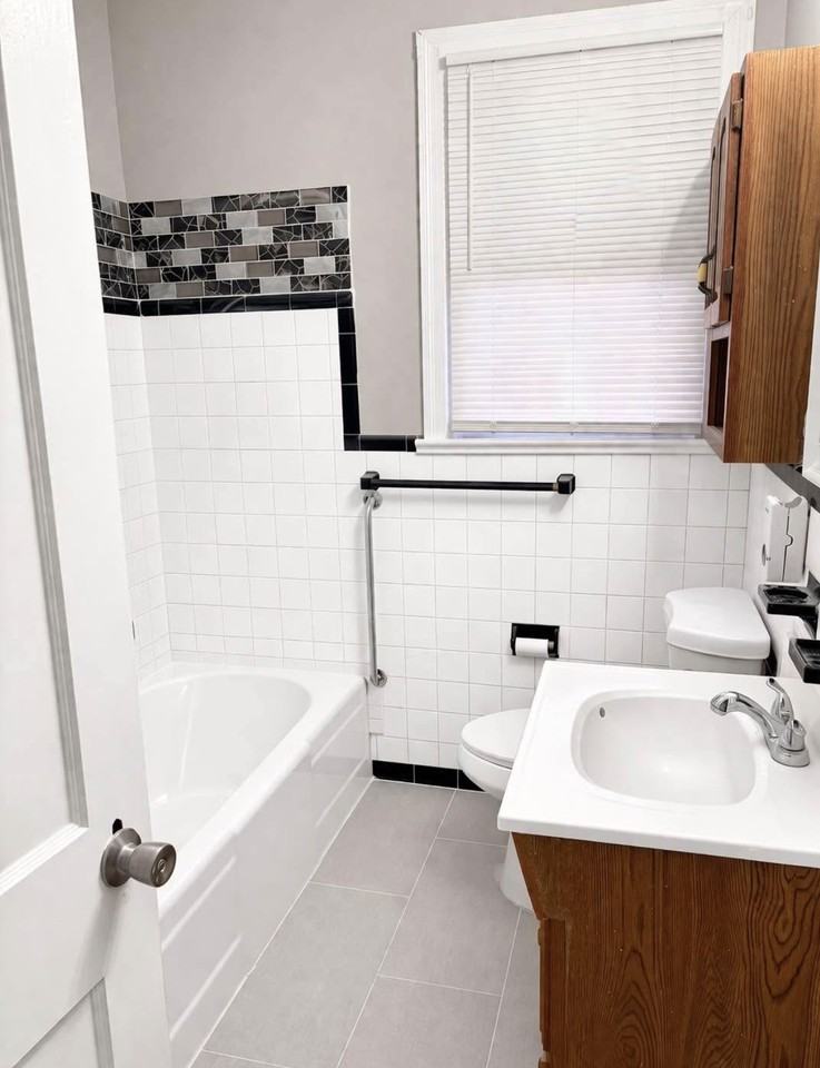 2114 Merrill Ave #1 - Photo 7 of 8