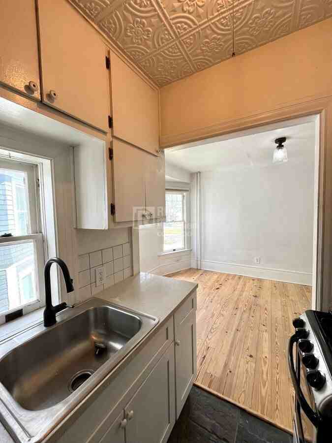 1324 N Nevada Ave #4 - Photo 4 of 7