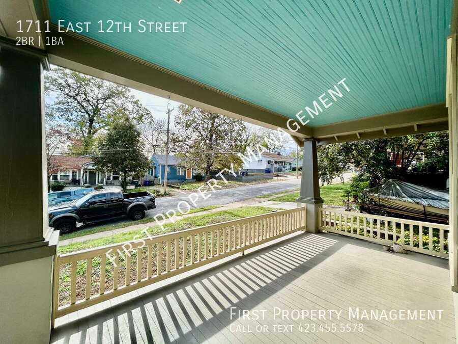 1711 E 12th St - Photo 3 of 20