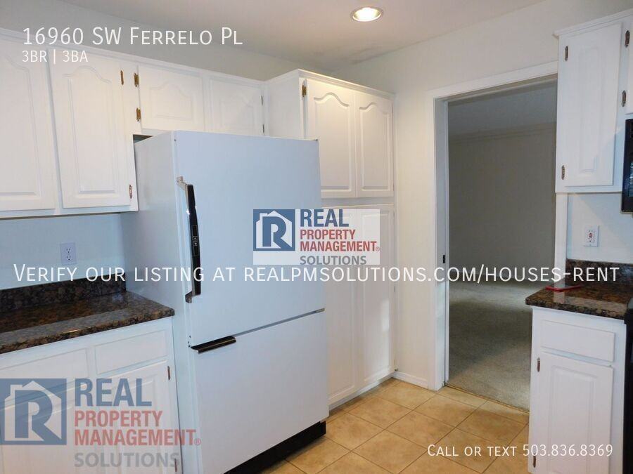 16960 Sw Ferrelo Pl - Photo 3 of 32