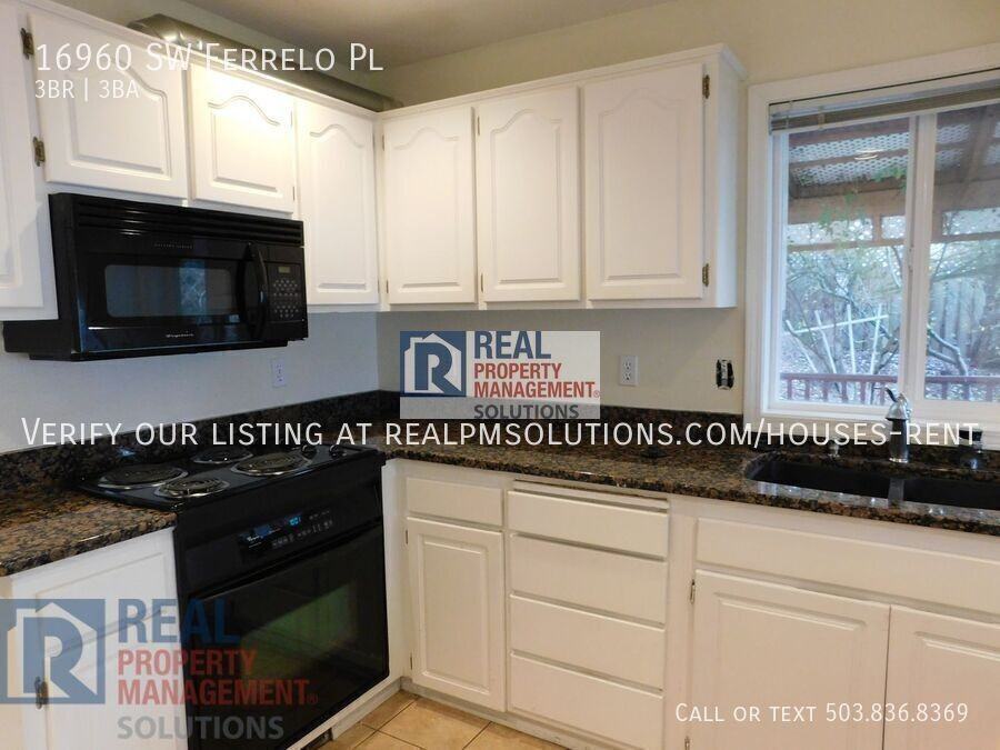 16960 Sw Ferrelo Pl - Photo 4 of 32