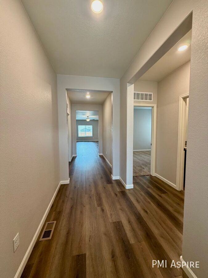 2299 Murray St - Photo 2 of 15