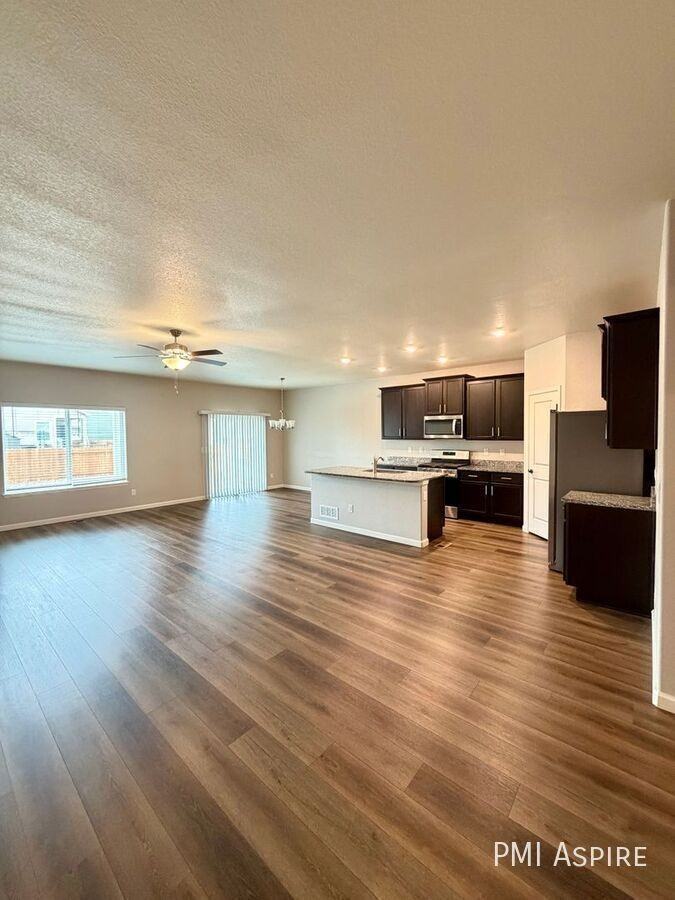 2299 Murray St - Photo 3 of 15