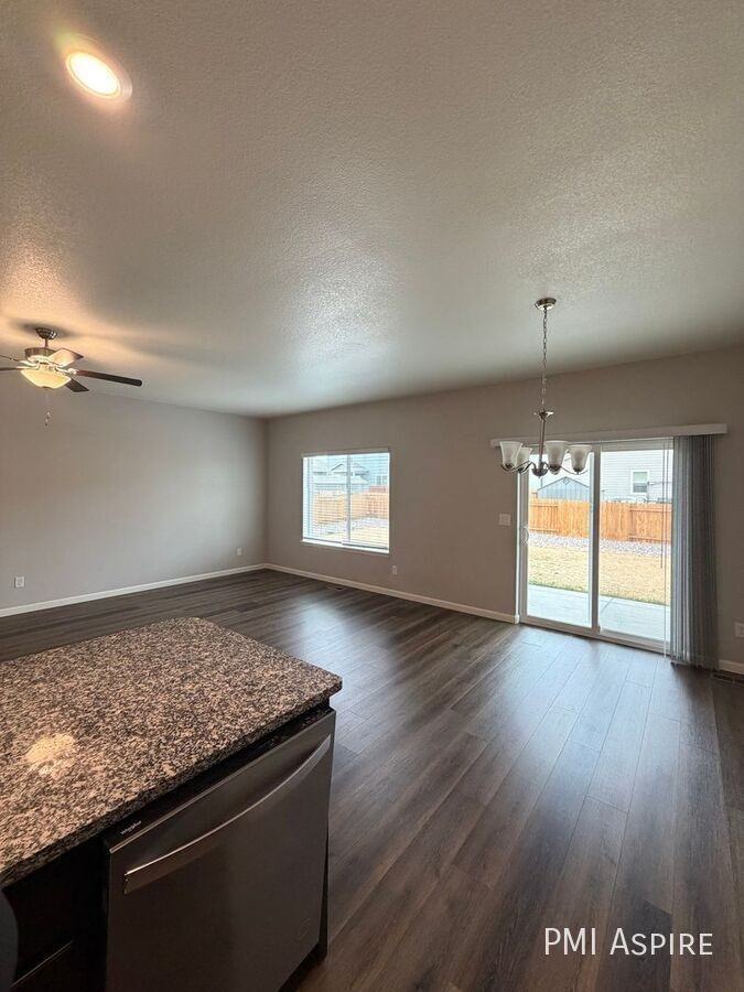 2299 Murray St - Photo 5 of 15