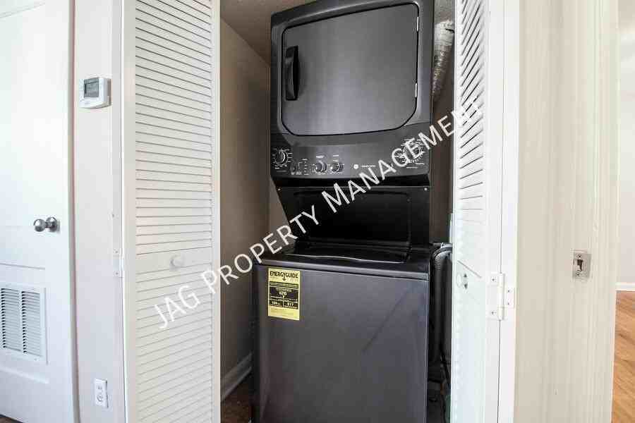 2761 Saint Johns Ave #7 - Photo 2 of 19