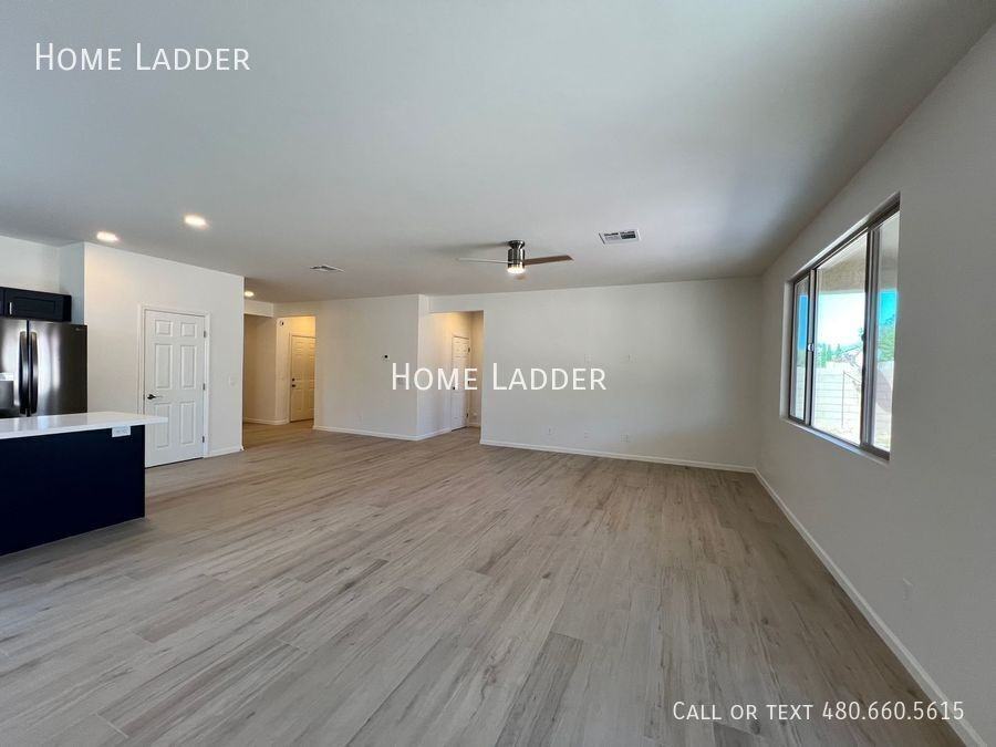 1536 E Elegante Dr - Photo 4 of 20