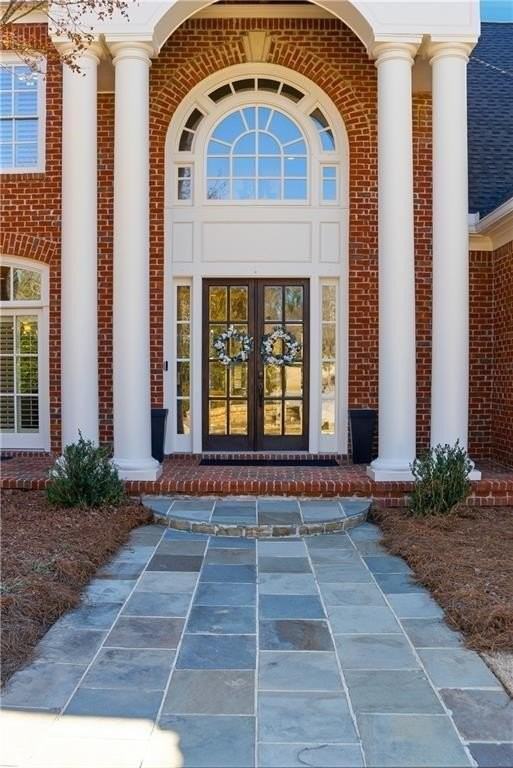 6335 Howell Cobb Ct - Photo 2 of 46