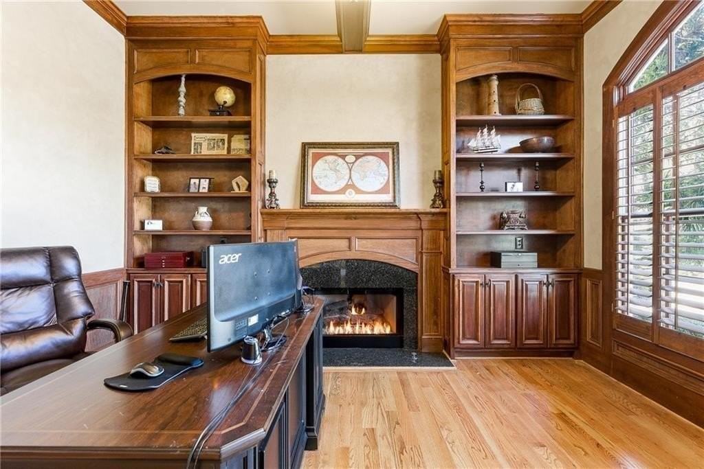 6335 Howell Cobb Ct - Photo 6 of 46