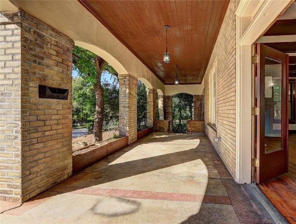 2733 Hillcrest Ave - Photo 7 of 48