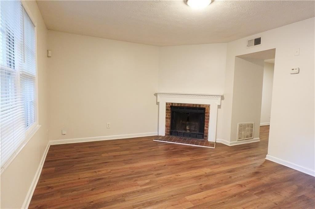 5504 Estates Ct - Photo 3 of 13