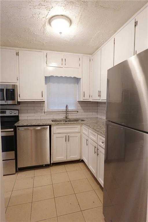 5504 Estates Ct - Photo 4 of 13