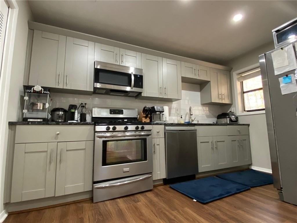 704 Dunbar Dr - Photo 2 of 20