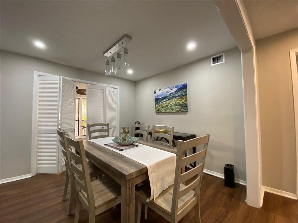 704 Dunbar Dr - Photo 3 of 20