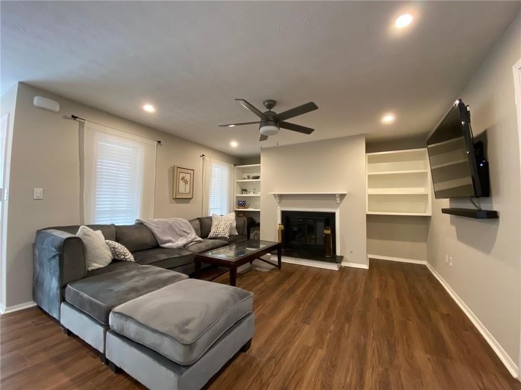 704 Dunbar Dr - Photo 5 of 20