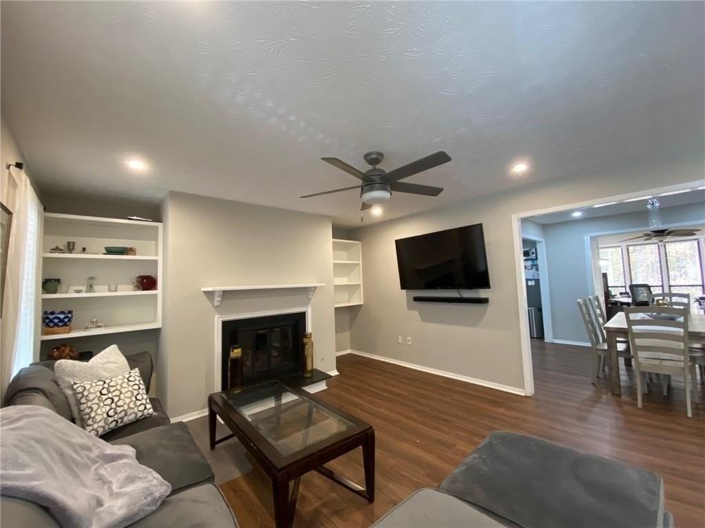 704 Dunbar Dr - Photo 6 of 20