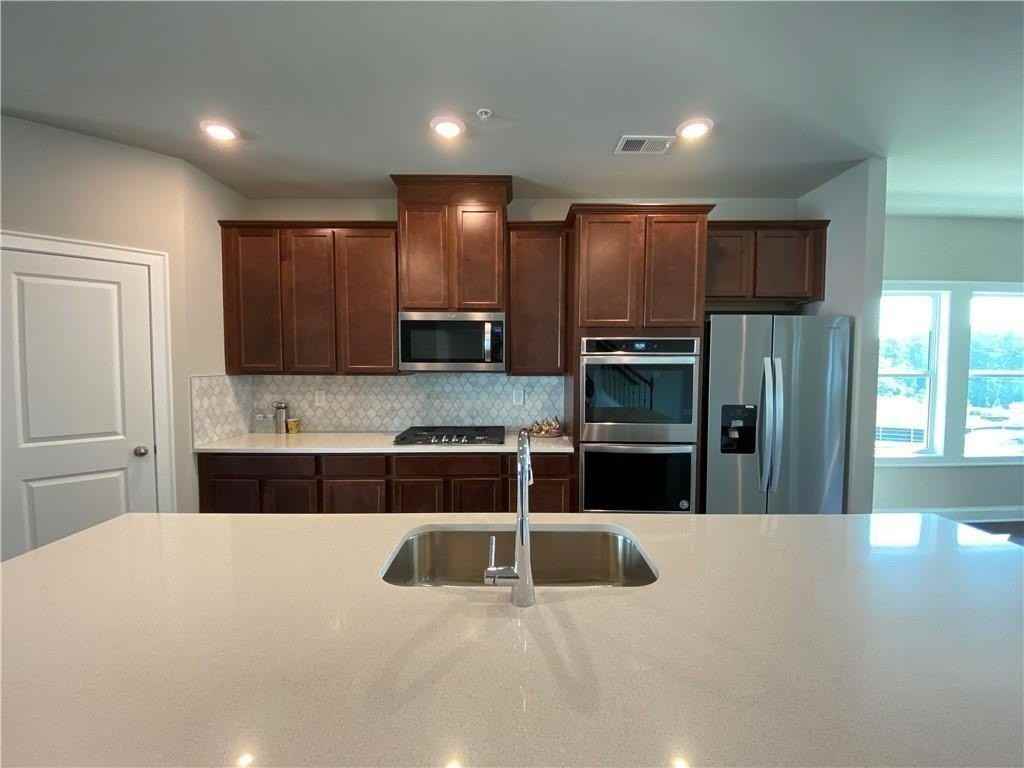 912 Sweetwater Grv - Photo 7 of 23