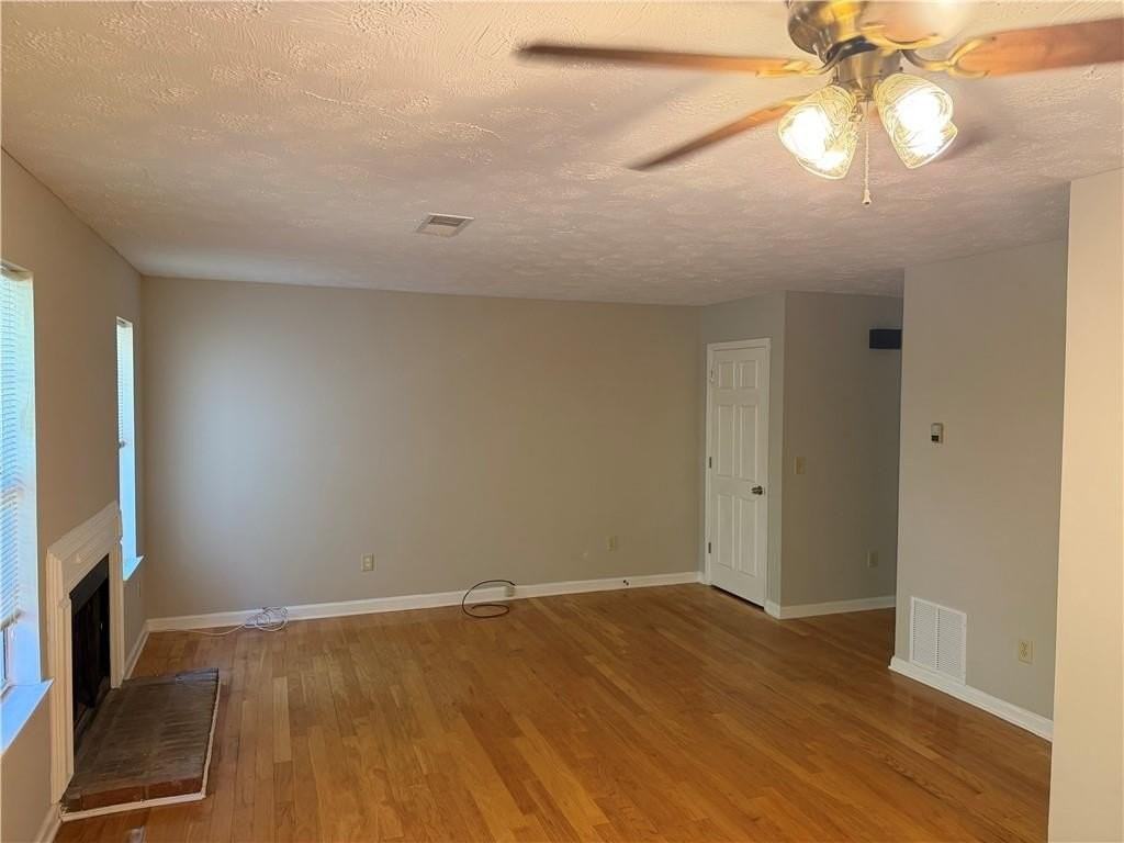 1695 Cedar Bluff Way - Photo 5 of 24